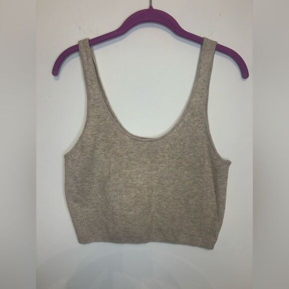 GAP Tops - Gap EUC beige cropped sweater tank top Size small